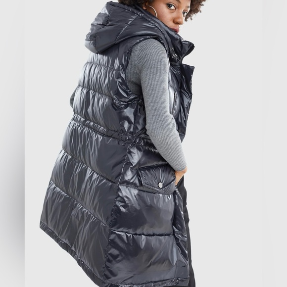 Orolay-90% down shiny black hooded ski vest with 4 front outer pockets.Size M - Picture 2 of 16